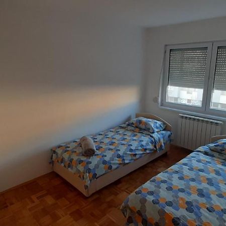 Apartman Stella Istocno Sarajevo Lukavica Exterior photo