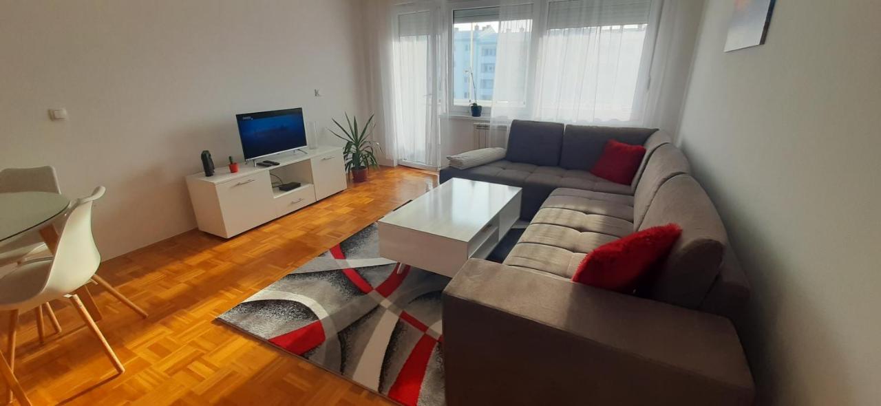 Apartman Stella Istocno Sarajevo Lukavica Exterior photo
