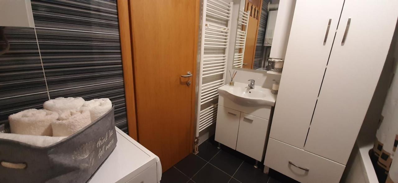 Apartman Stella Istocno Sarajevo Lukavica Exterior photo